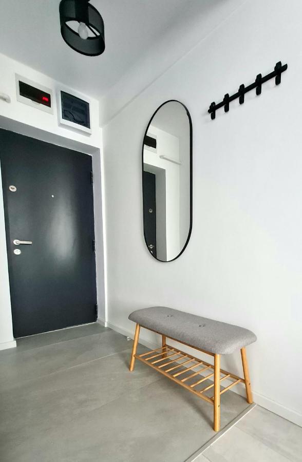 Dolphin Apartment Near Neversea Beach Constanta Luaran gambar